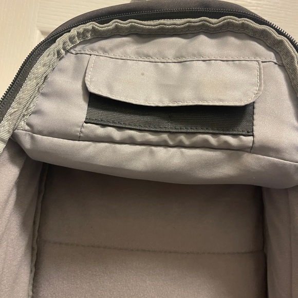 Case Logic Backpack for DSLR Camera and iPad, Gray, Open Box - Picture 15 of 16